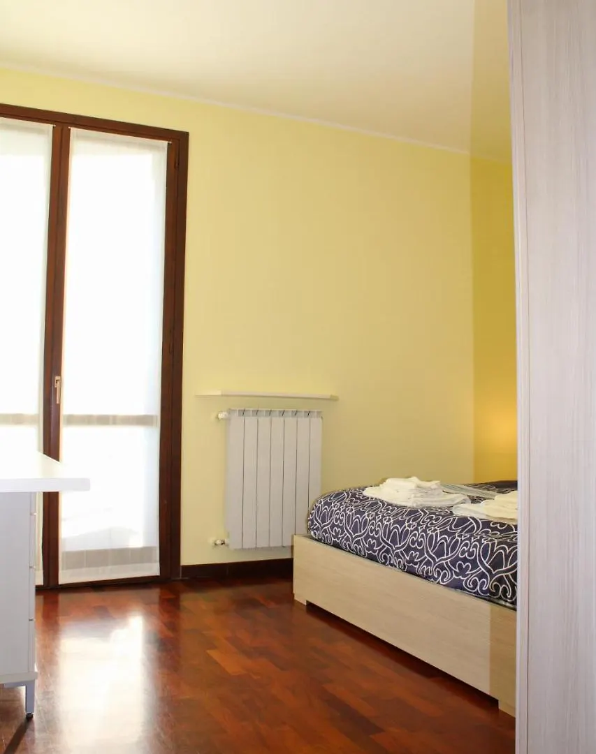 Apartment Appartamento Dei Salici Gallarate